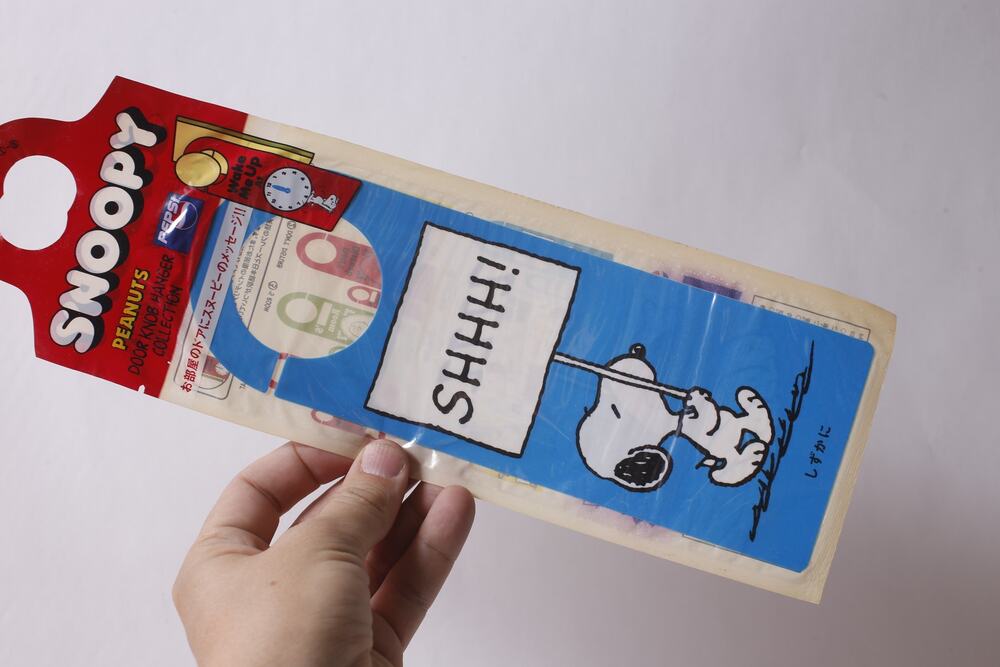 Snoopy Peanuts Shhh Door Knob Hanger Collectible ~ 260812-WH 1244